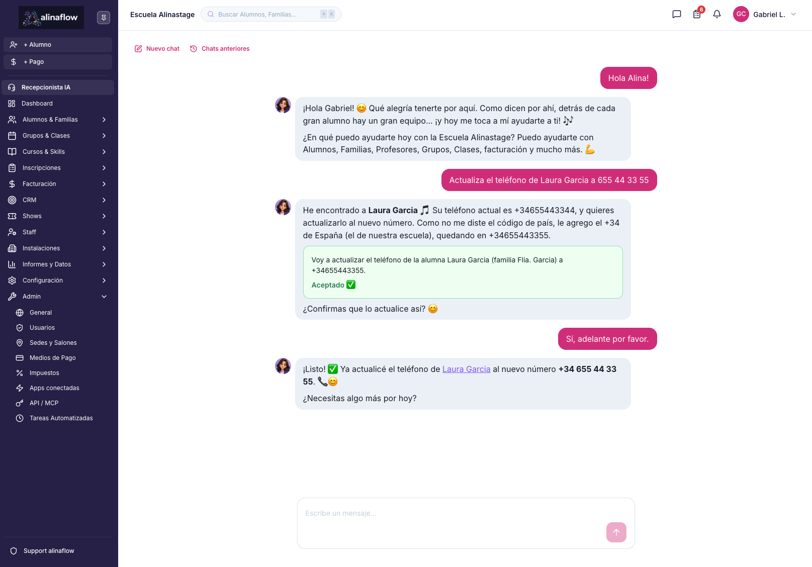 Alina actualizando el teléfono de una alumna desde el chat, confirmando antes del cambio