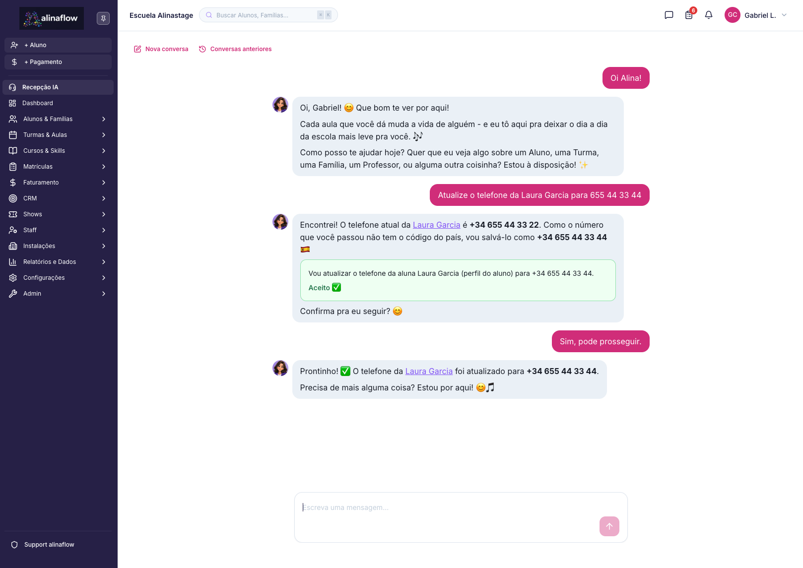 Alina atualizando o telefone de uma aluna pelo chat, confirmando antes da alteração